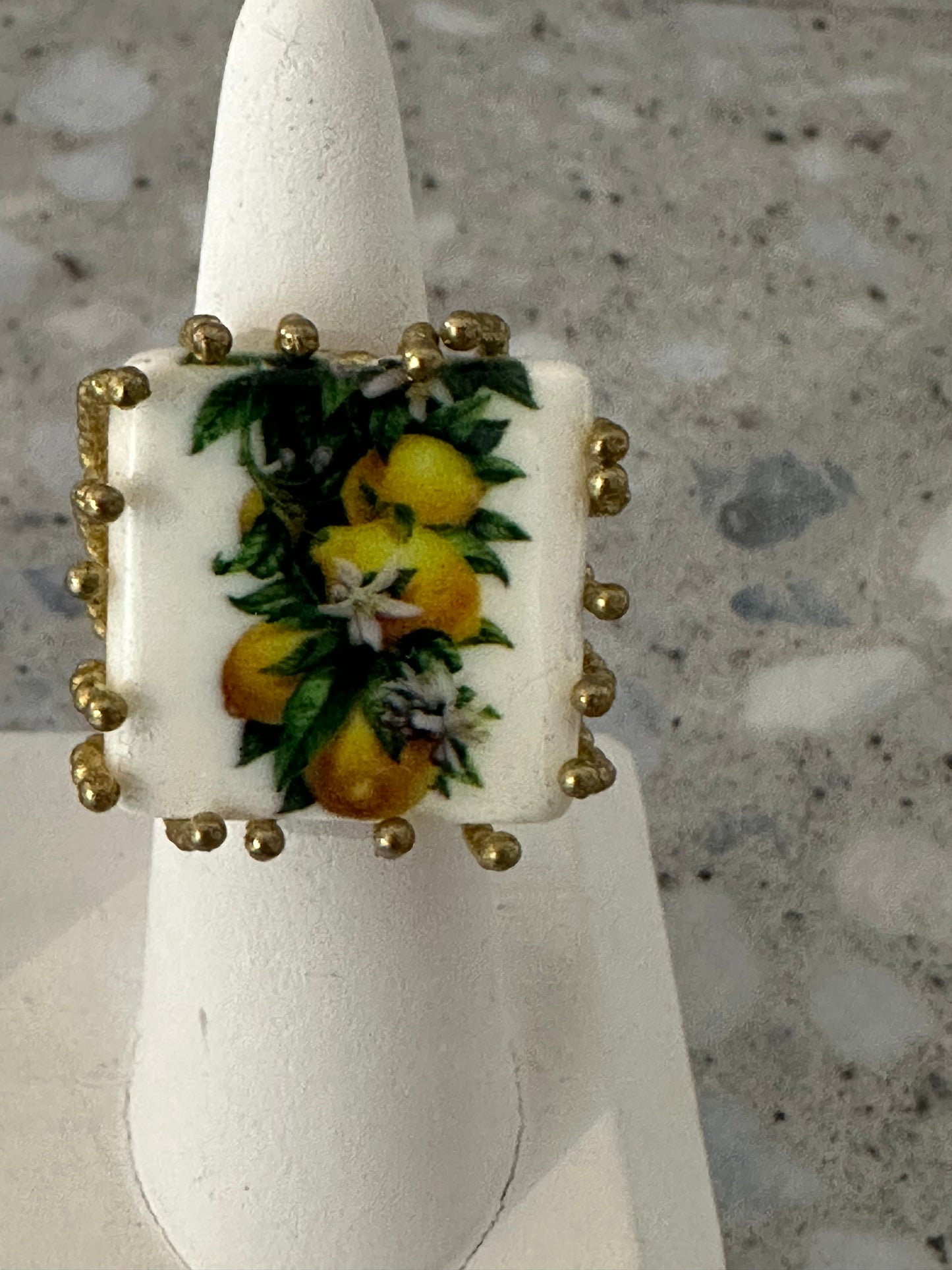 Lemon tile design ring